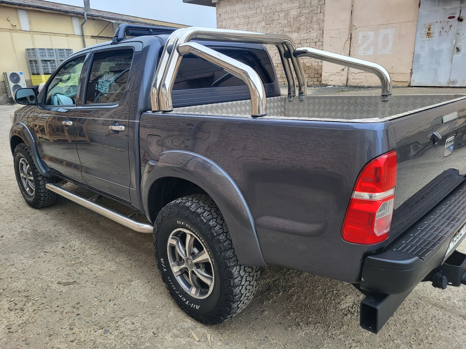 Toyota Hilux Hilux 3.0D - изображение 8