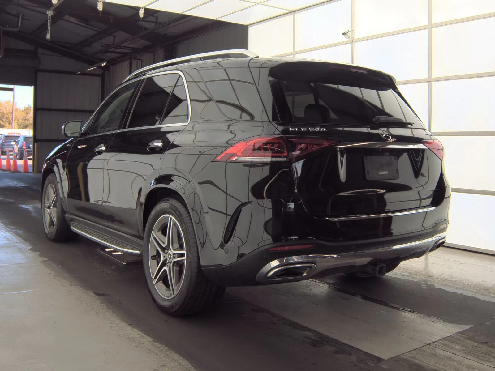 Mercedes-Benz GLE 580 4MATIC BURMESTER/360/ОБДУХВАНЕ/FULL - изображение 4