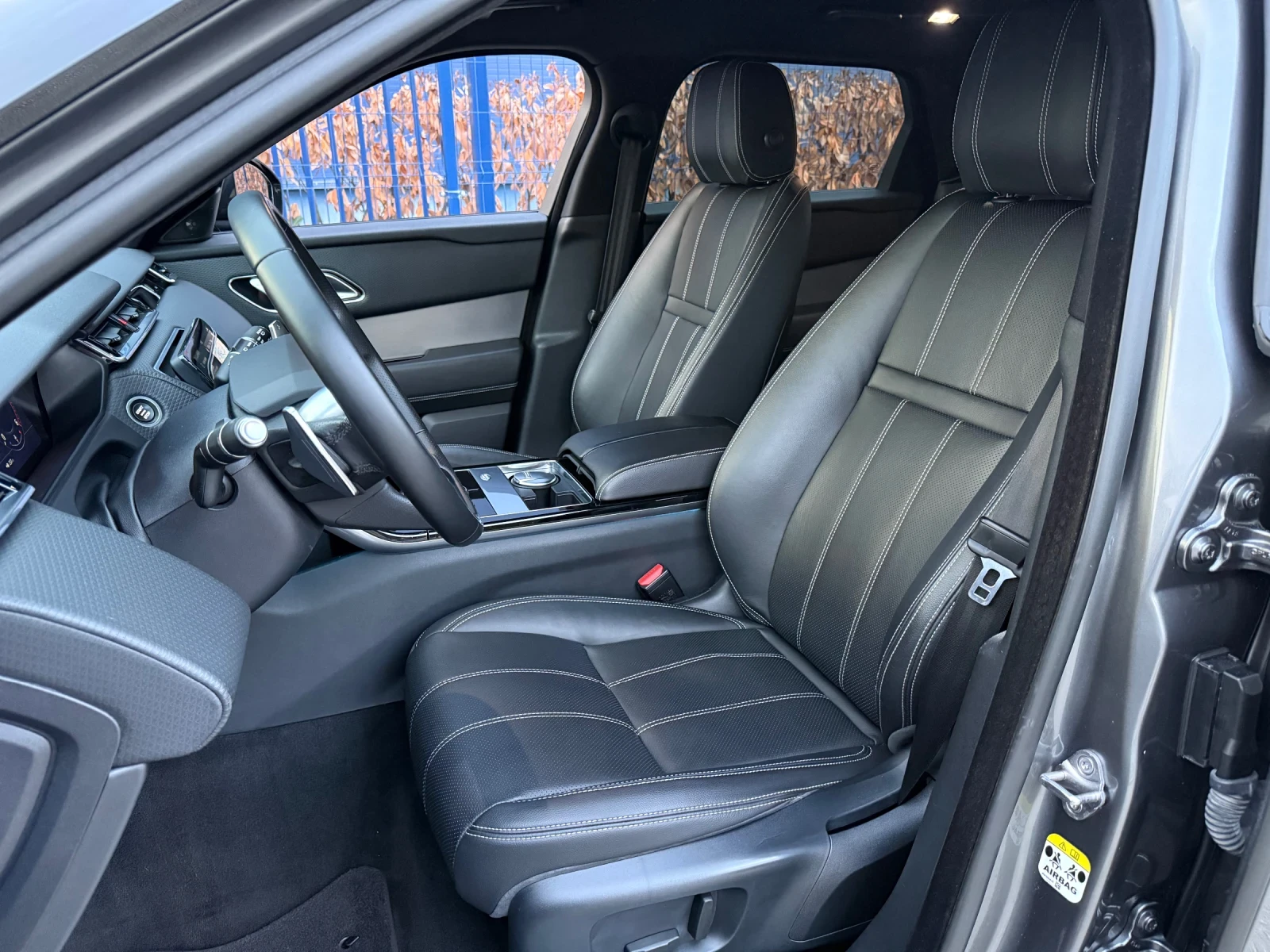 Land Rover Range Rover Velar R-Dynamic* Meridian* Digital* Подгрев* ПълСервИСТО - изображение 7