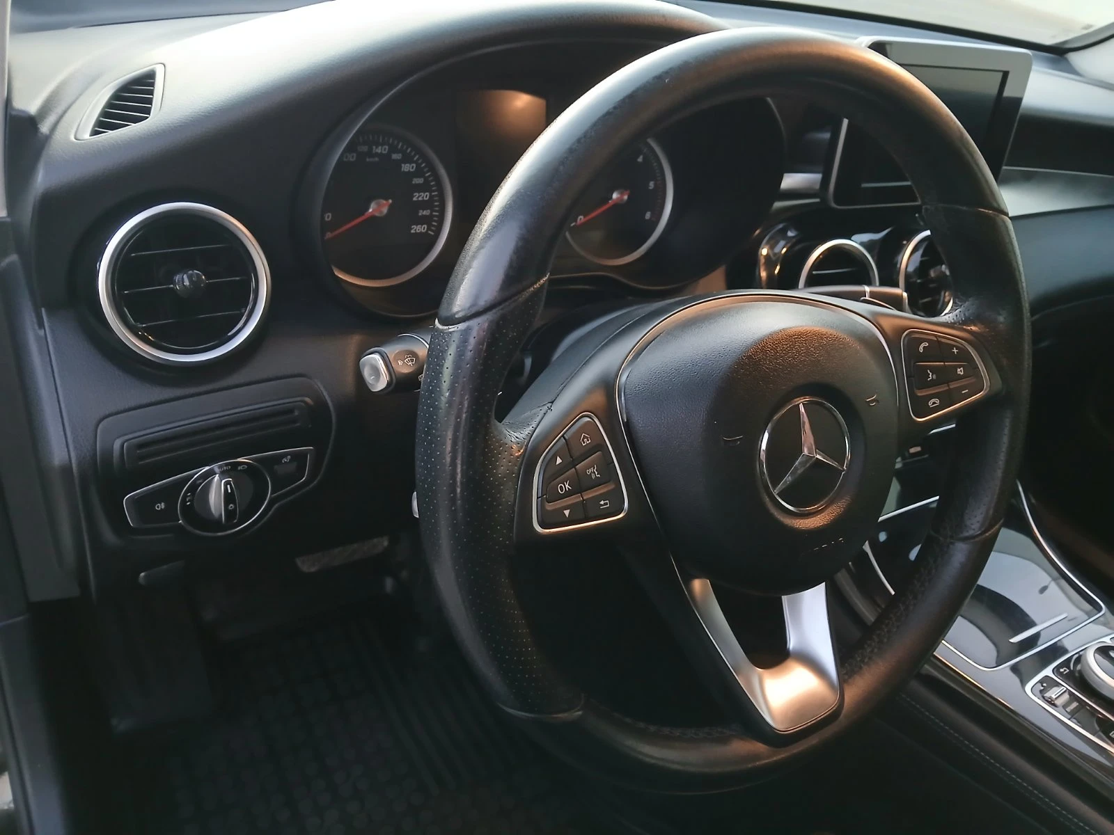 Mercedes-Benz GLC 220 4matic Coupe 9GTRONIC, снимка 6 - Автомобили и джипове - 53778523