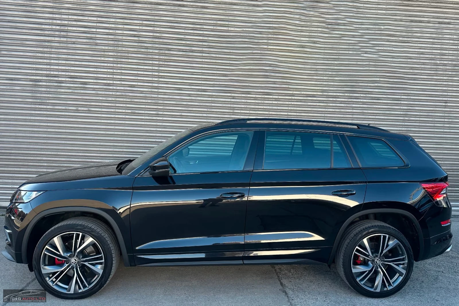 Skoda Kodiaq RS/239HP/4X4/PANO/360/LED/AMBIENT/154z, снимка 3 - Автомобили и джипове - 53825559