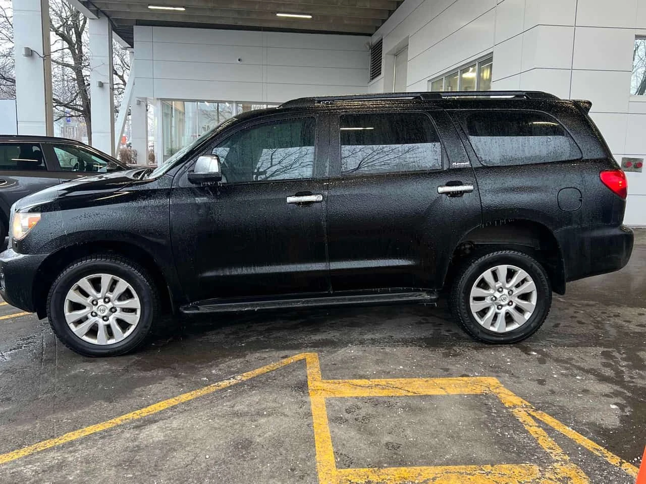 Toyota Sequoia * Platinum * PANO* KEYLESS* ПОДГРЕВ* , снимка 2 - Автомобили и джипове - 53861164