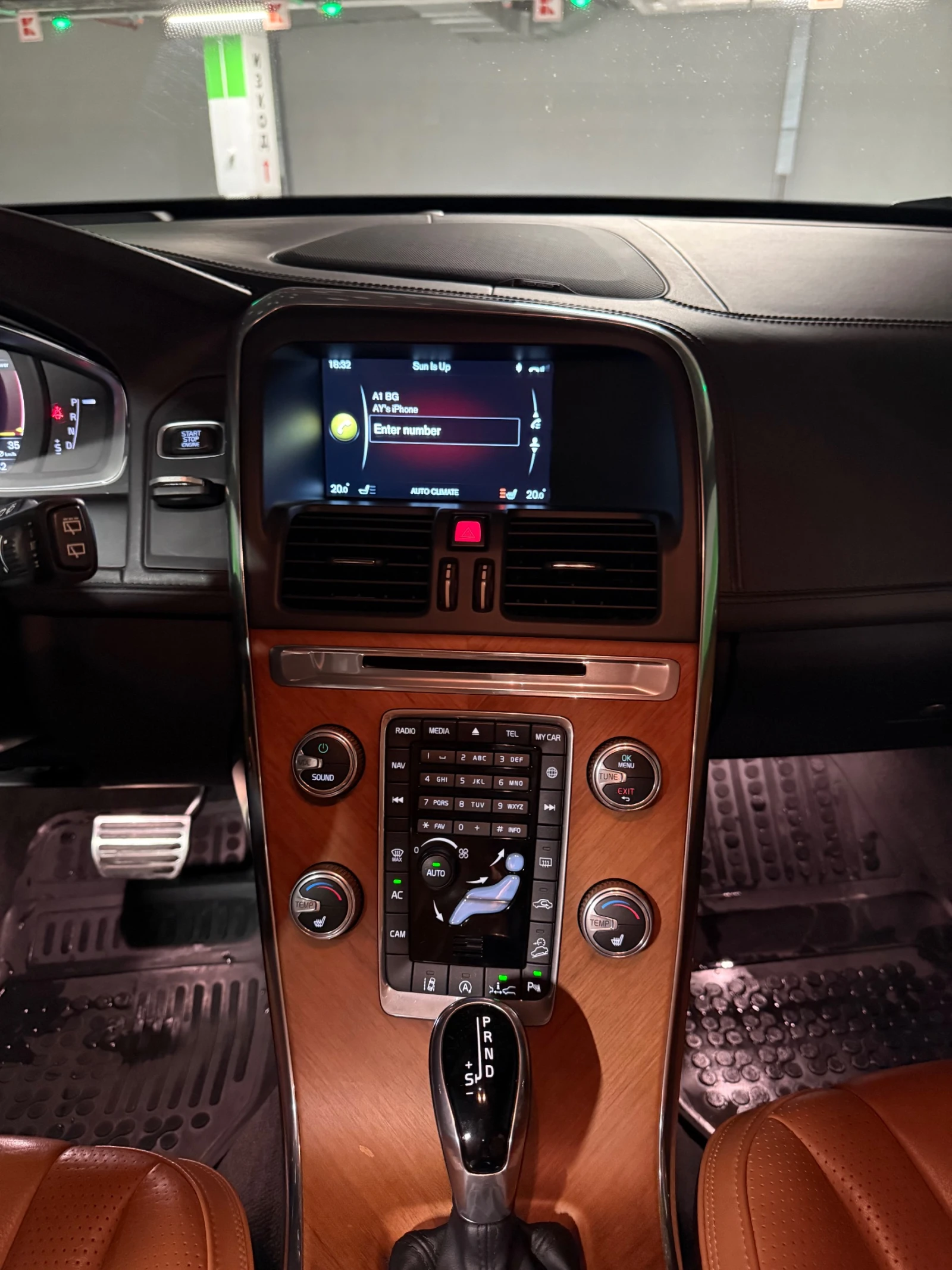 Volvo XC60 D5, снимка 9 - Автомобили и джипове - 54205469