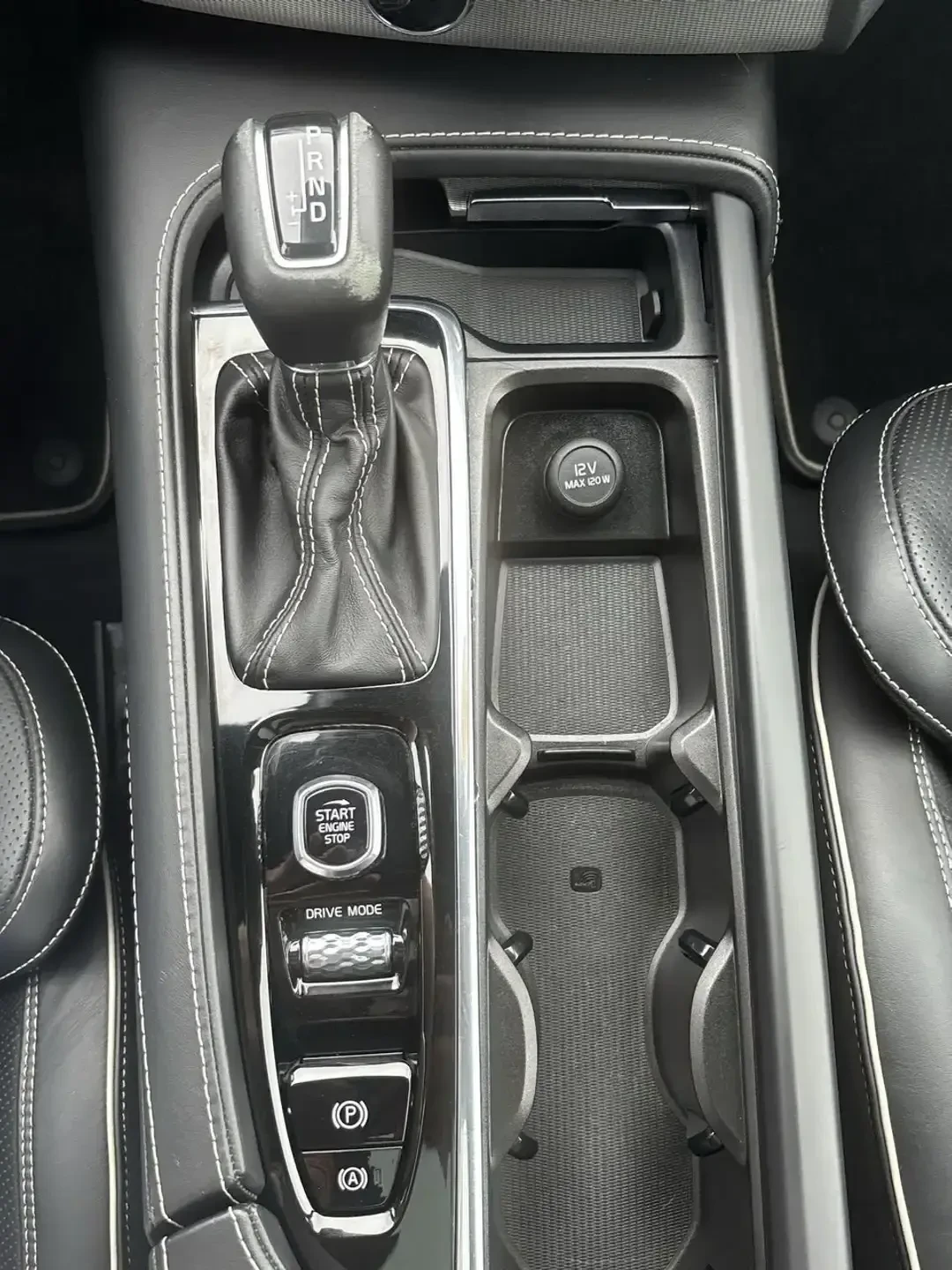Volvo Xc90 T6* R-DESIGN* PLATINUM* ДИГИТАЛНО* ТАБЛО* , снимка 12 - Автомобили и джипове - 55597844
