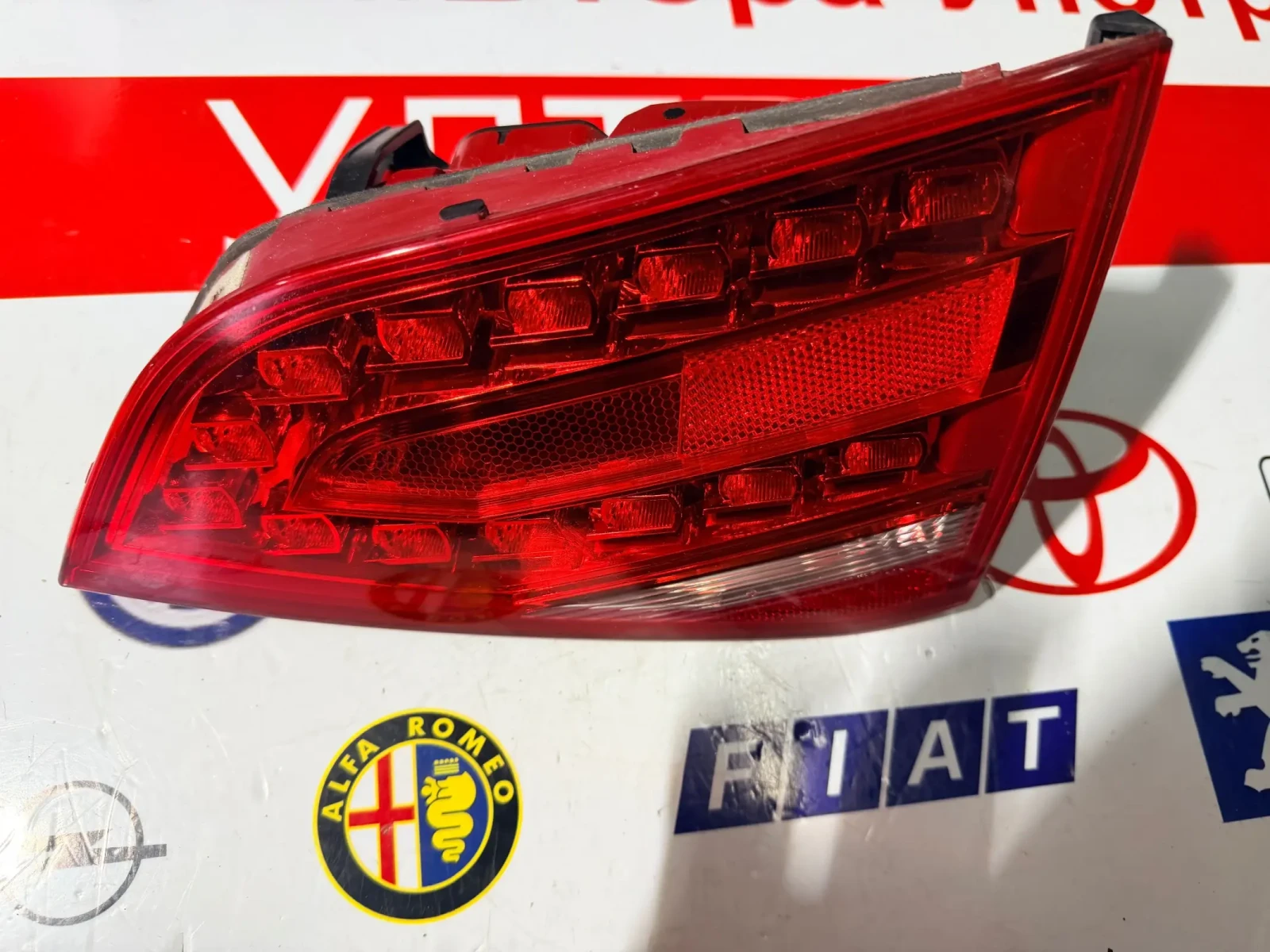 8K5945094K Вътрешен десен стоп AUDI A4 B8 SEDAN LED 8K5.945.094.K