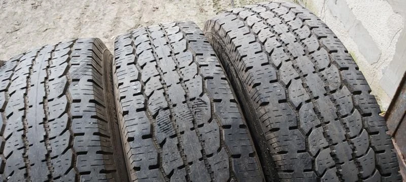 Гуми Всесезонни 235/85R16, снимка 3 - Гуми и джанти - 35607096