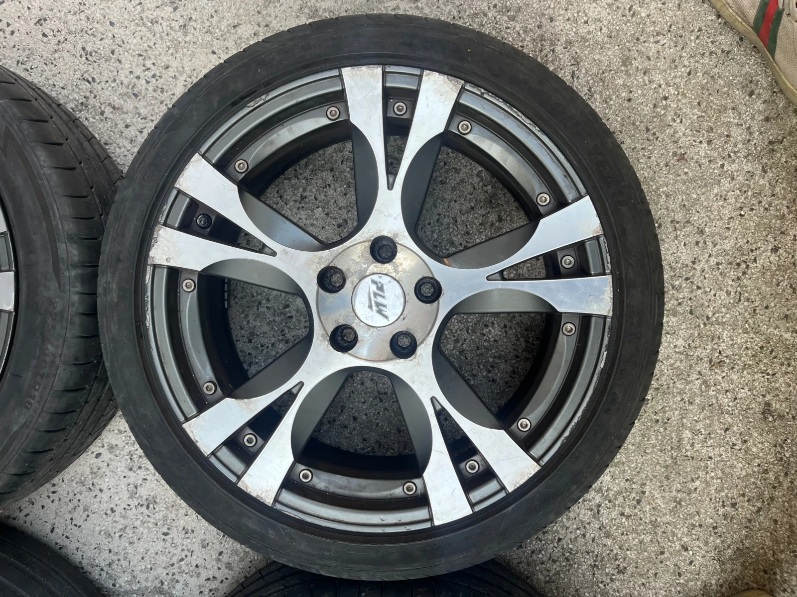    225/40R18 | Mobile.bg   4