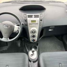 Toyota Yaris 1.3i Automat, снимка 7