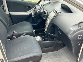 Toyota Yaris 1.3i Automat, снимка 9