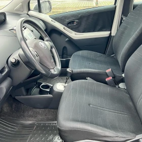 Toyota Yaris 1.3i Automat, снимка 8