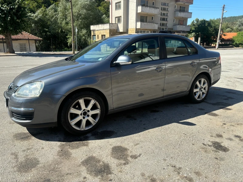 VW Jetta, снимка 1 - Автомобили и джипове - 47017626