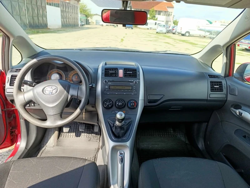 Toyota Auris, снимка 9 - Автомобили и джипове - 47721664