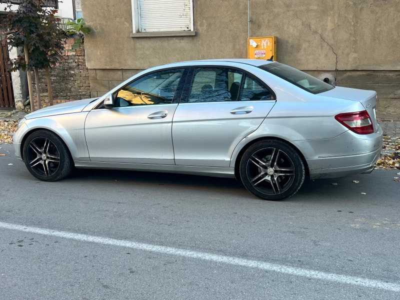 Mercedes-Benz C 220, снимка 3 - Автомобили и джипове - 47893395