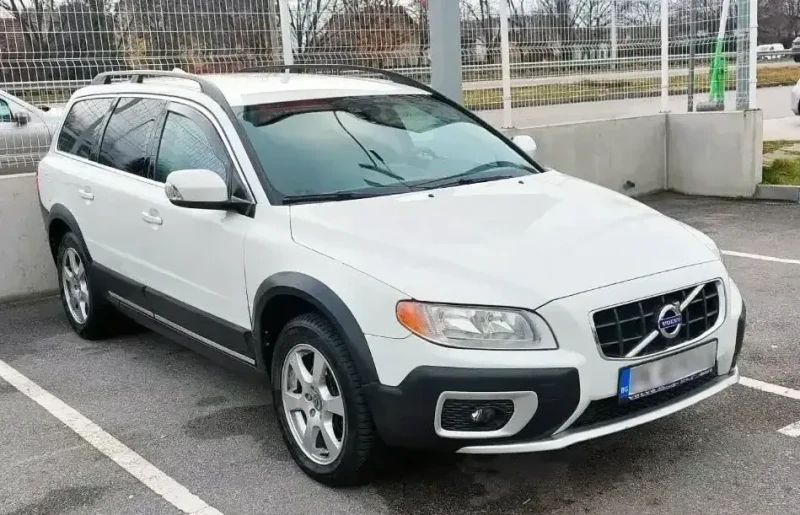 Volvo Xc70 D5, снимка 3 - Автомобили и джипове - 48362425