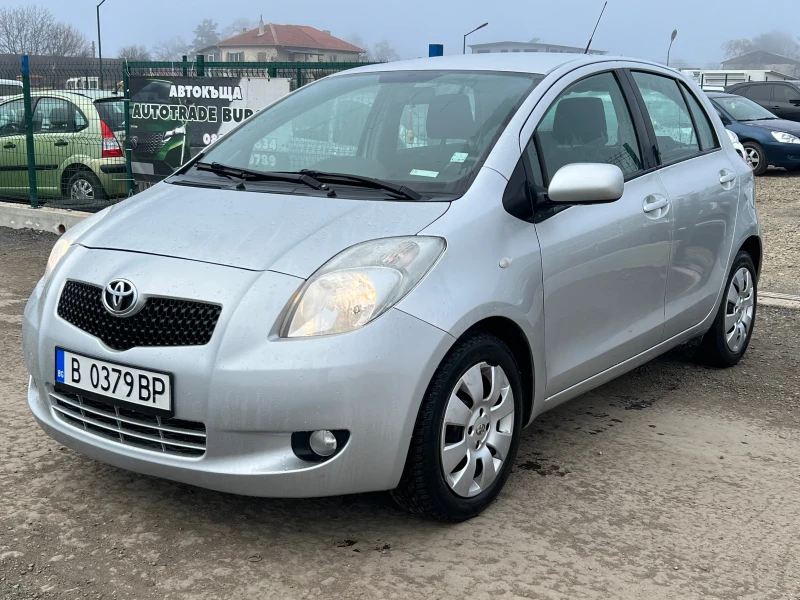 Toyota Yaris 1.3i Automat, снимка 3 - Автомобили и джипове - 48869041