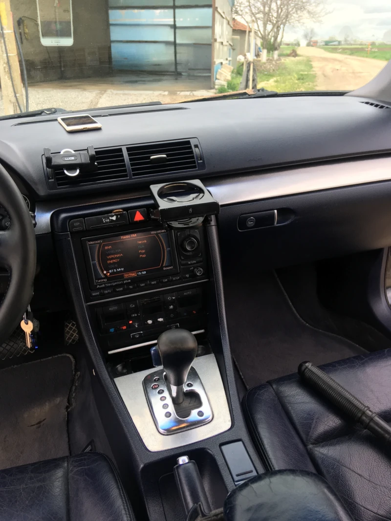 Audi A4, снимка 3 - Автомобили и джипове - 49744565