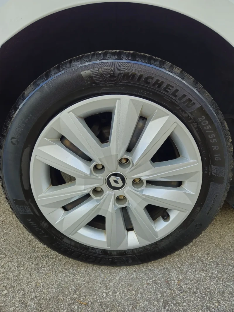 Renault Megane 1.5 DCI Blue Business, снимка 8 - Автомобили и джипове - 52348292