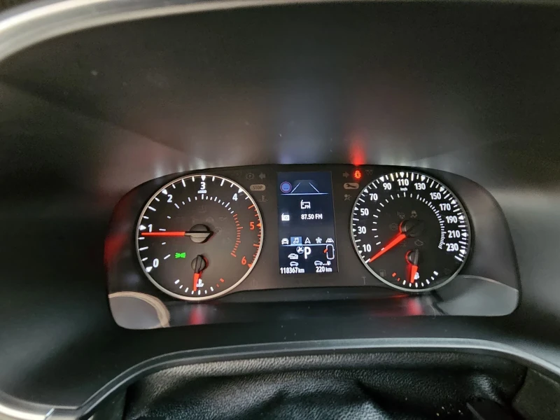 Renault Megane 1.5 DCI Blue Business, снимка 14 - Автомобили и джипове - 52348292