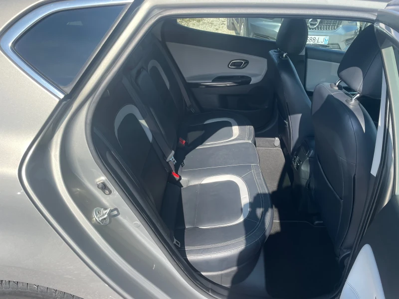 Kia Ceed 1.6 Full Top, снимка 13 - Автомобили и джипове - 52095346