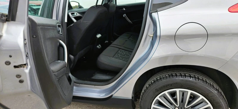 Peugeot 2008 1.6 E-hdi* , снимка 14 - Автомобили и джипове - 52443835