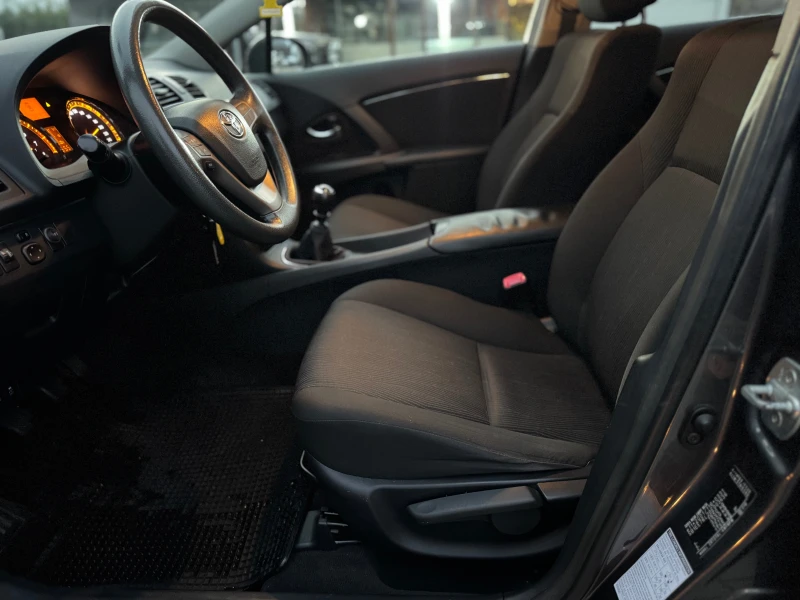 Toyota Avensis, снимка 9 - Автомобили и джипове - 52640922