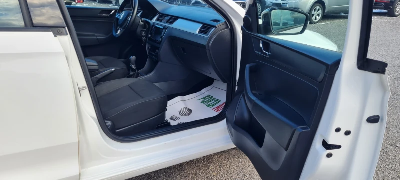Skoda Rapid 1.4TDI-ПАНОРАМА, снимка 12 - Автомобили и джипове - 53517920