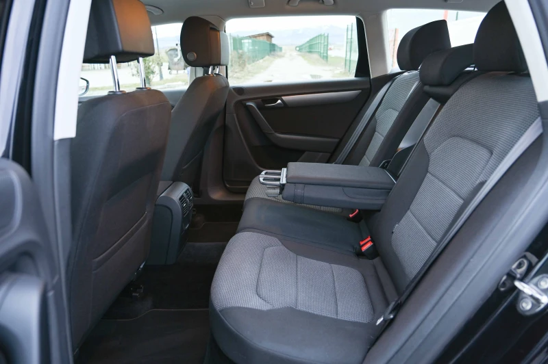 VW Passat 2.0TDI* LED* Подгрев* Германия, снимка 15 - Автомобили и джипове - 53580833