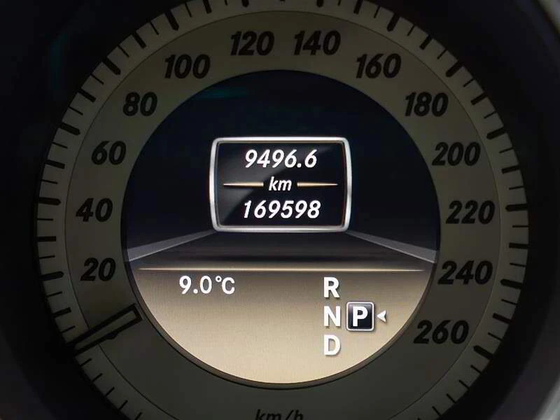 Mercedes-Benz CLS 500 2012 Mercedes-Benz CLS-Class Cls 550 , снимка 9 - Автомобили и джипове - 53744867