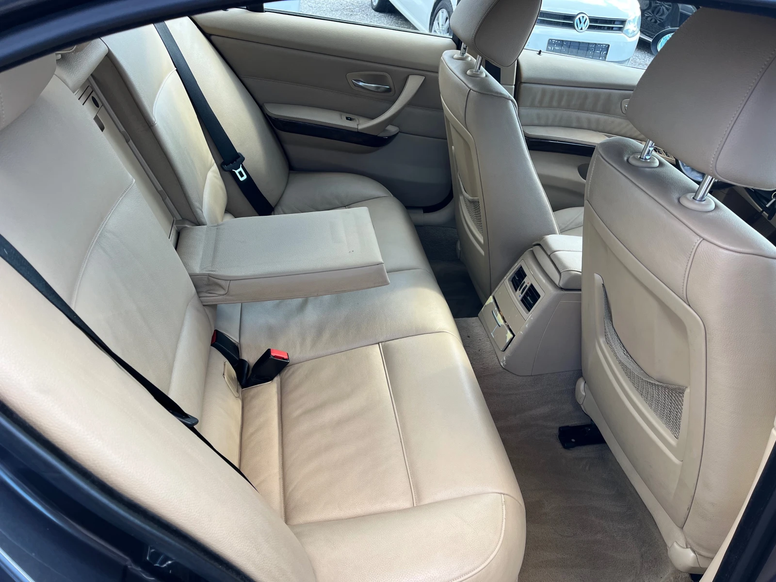 BMW 330 3.0xd - изображение 8