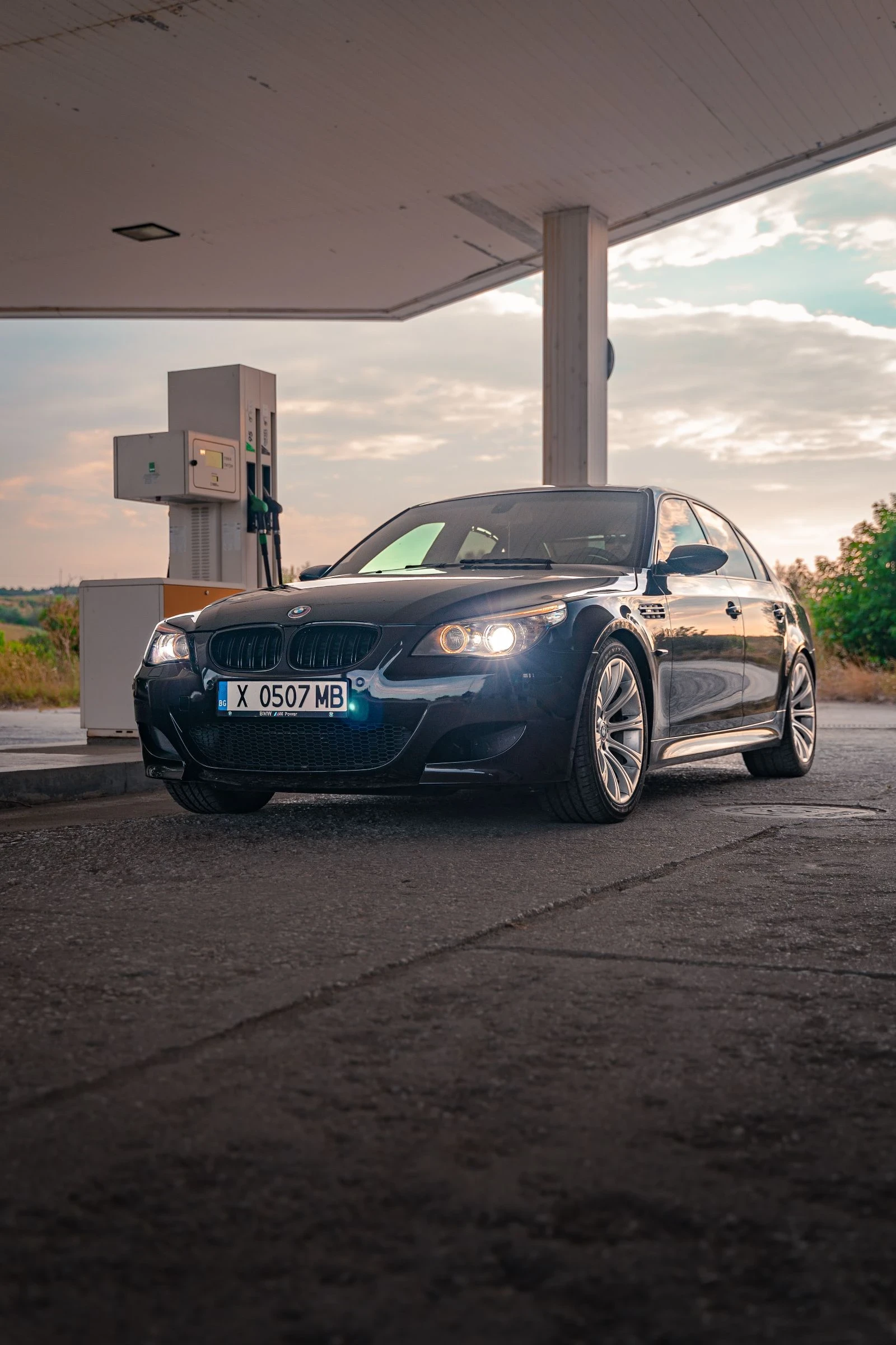 BMW M5  e60 | Mobile.bg   11