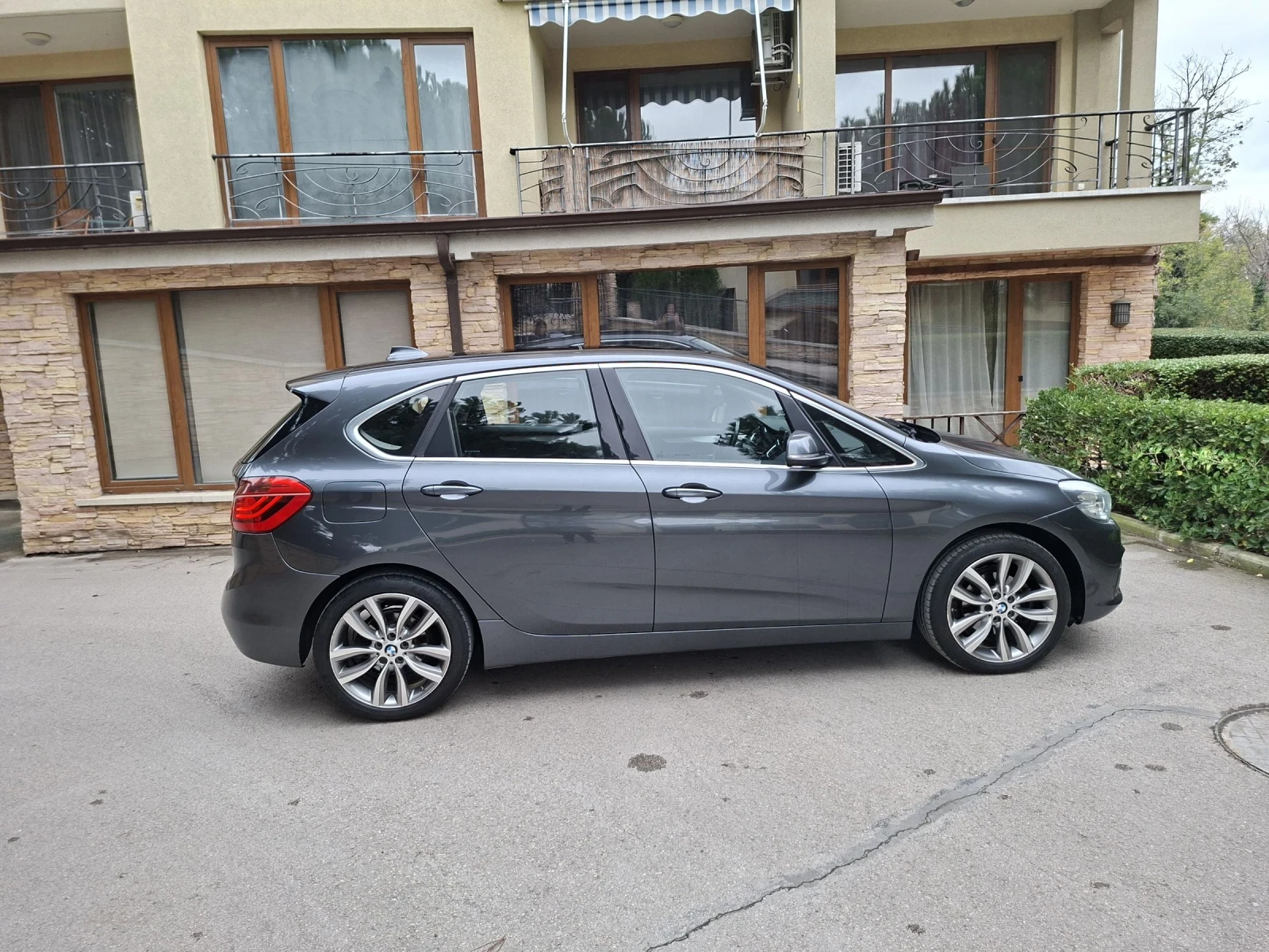 BMW 2 Active Tourer 218d Luxury - изображение 2