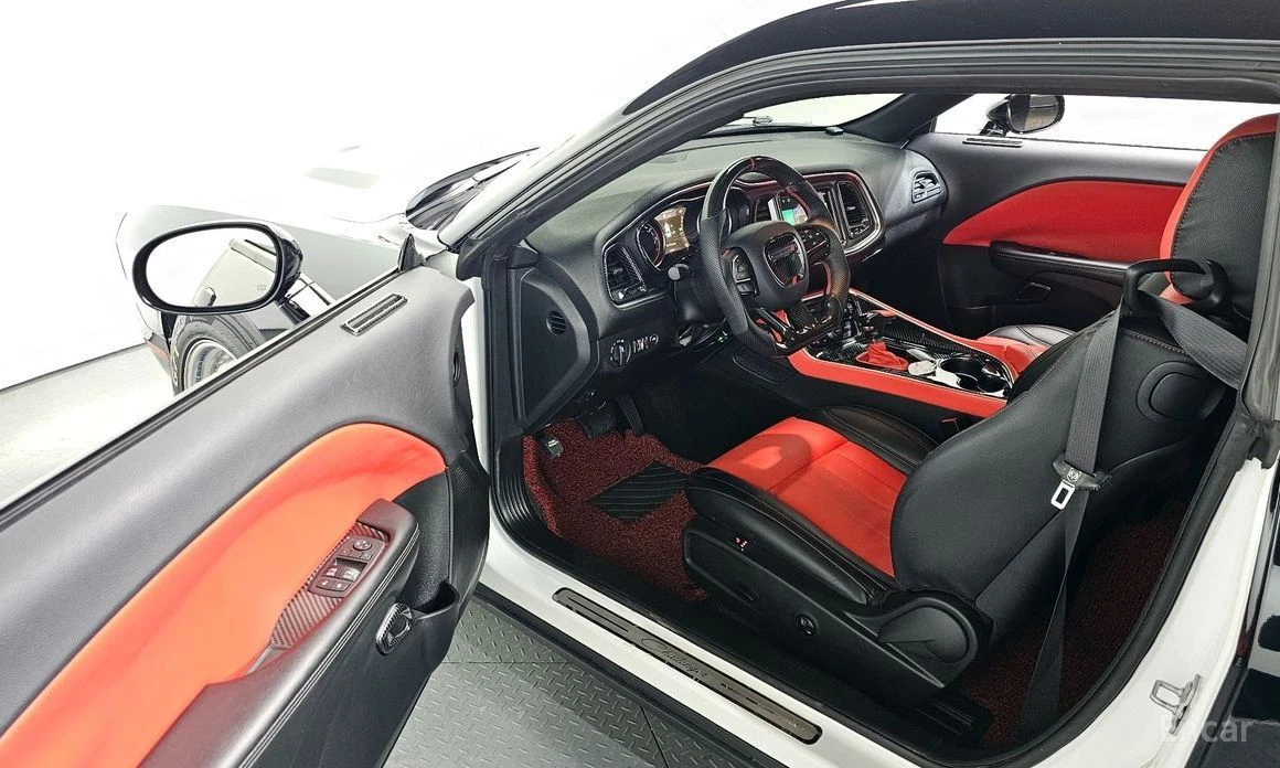 Dodge Challenger, снимка 10 - Автомобили и джипове - 53829553