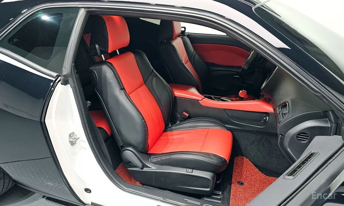 Dodge Challenger, снимка 12 - Автомобили и джипове - 53829553