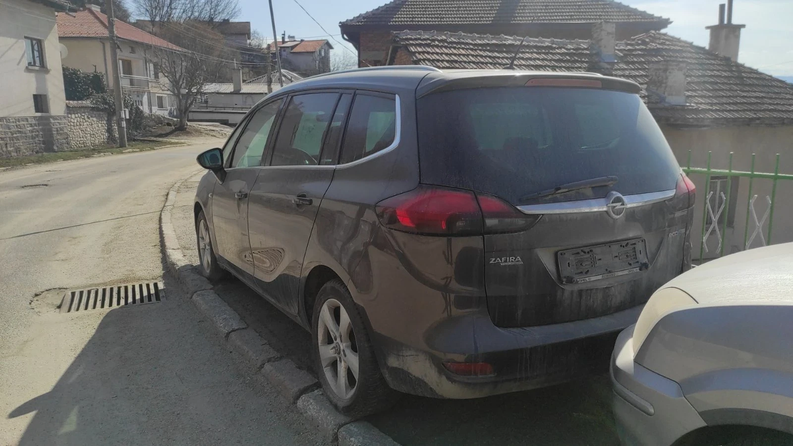 Opel Zafira, снимка 2 - Автомобили и джипове - 54091334