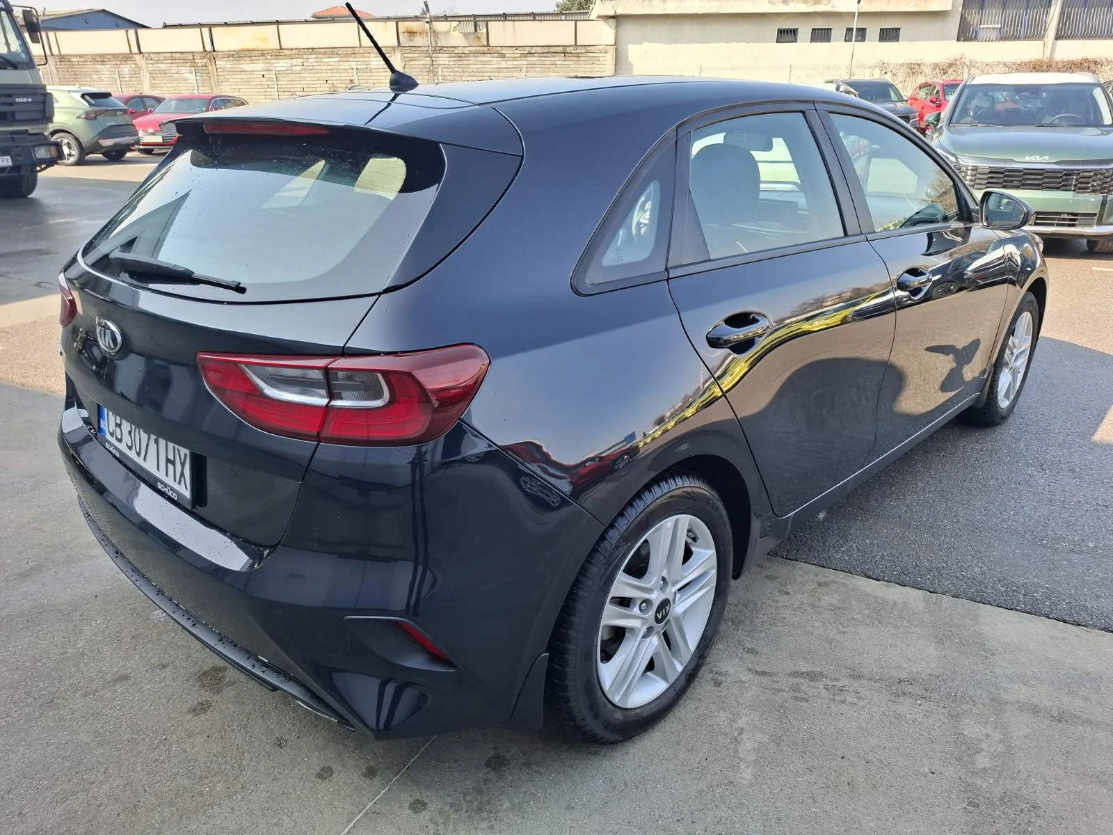 Kia Ceed 1.6 crdi ГАРАНЦИЯ, снимка 4 - Автомобили и джипове - 54252120