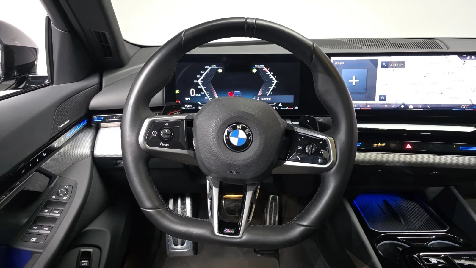 BMW 520 2024* M-PK* PANO* HEAD-UP* HARMAN* КРАЙНА ЦЕНА, снимка 5 - Автомобили и джипове - 54442467