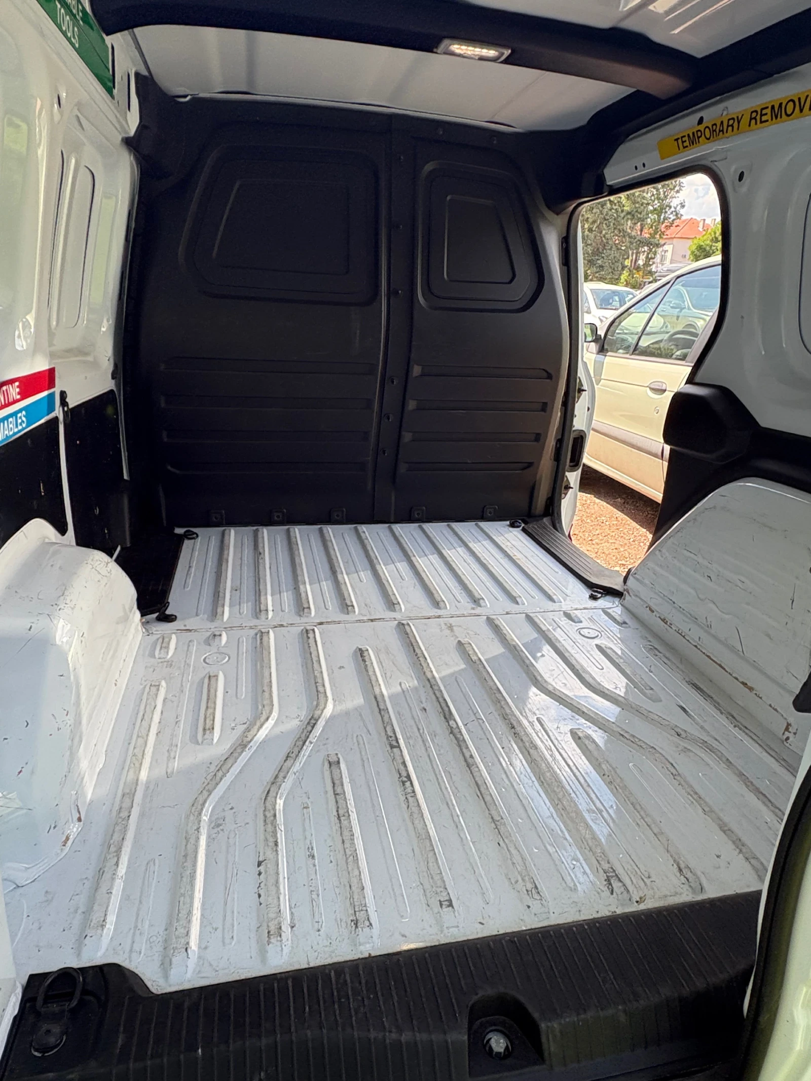 Renault Kangoo 1.5 DCI, снимка 9 - Автомобили и джипове - 54701664