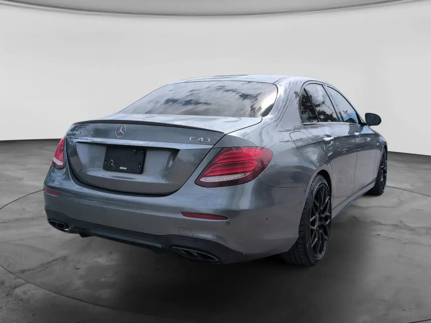 Mercedes-Benz E 43 AMG HIGH SPEC ЦЕНА ДО БЪЛГАРИЯ АВТОКРЕДИТ, снимка 5 - Автомобили и джипове - 55276539