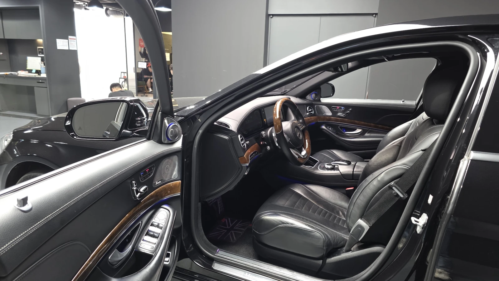 Mercedes-Benz S 500 LONG* AMG PK* 360* МАСАЖ* ОБДУХ* HUD* 2XTV* SOFT-C, снимка 9 - Автомобили и джипове - 55328781
