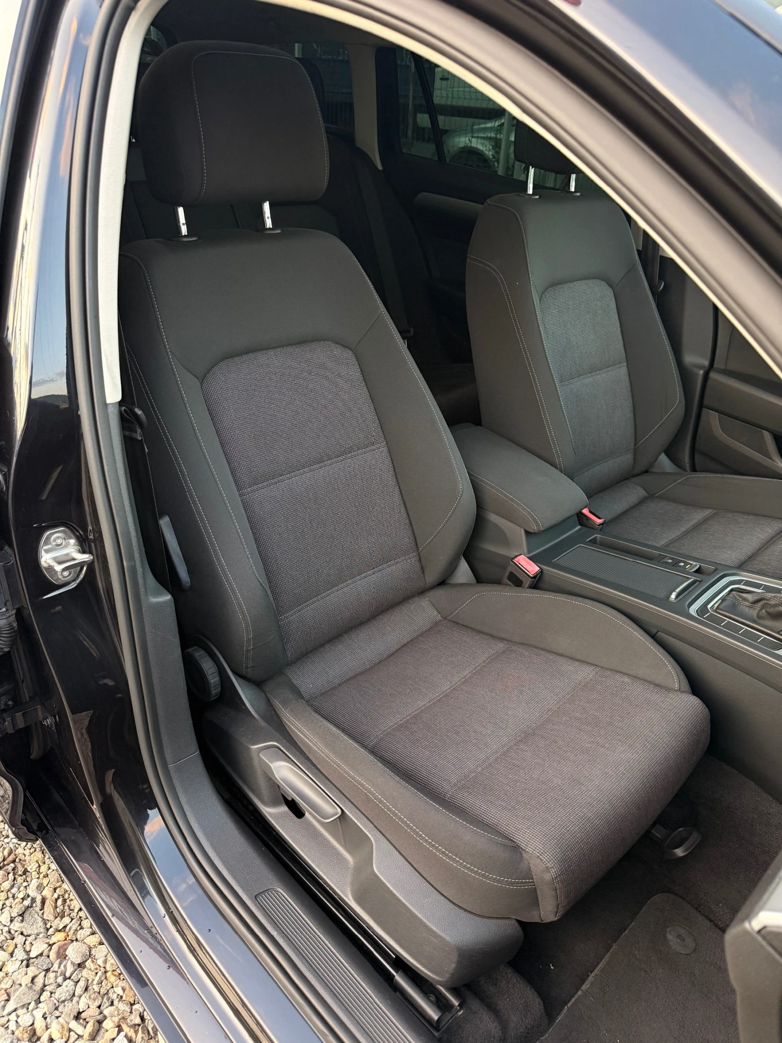VW Passat 8 2.0TDI DSG , снимка 14 - Автомобили и джипове - 55437179
