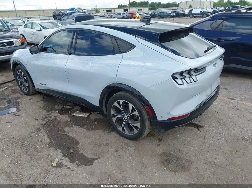 Ford Mustang Mach-E Premium, снимка 3 - Автомобили и джипове - 55469176
