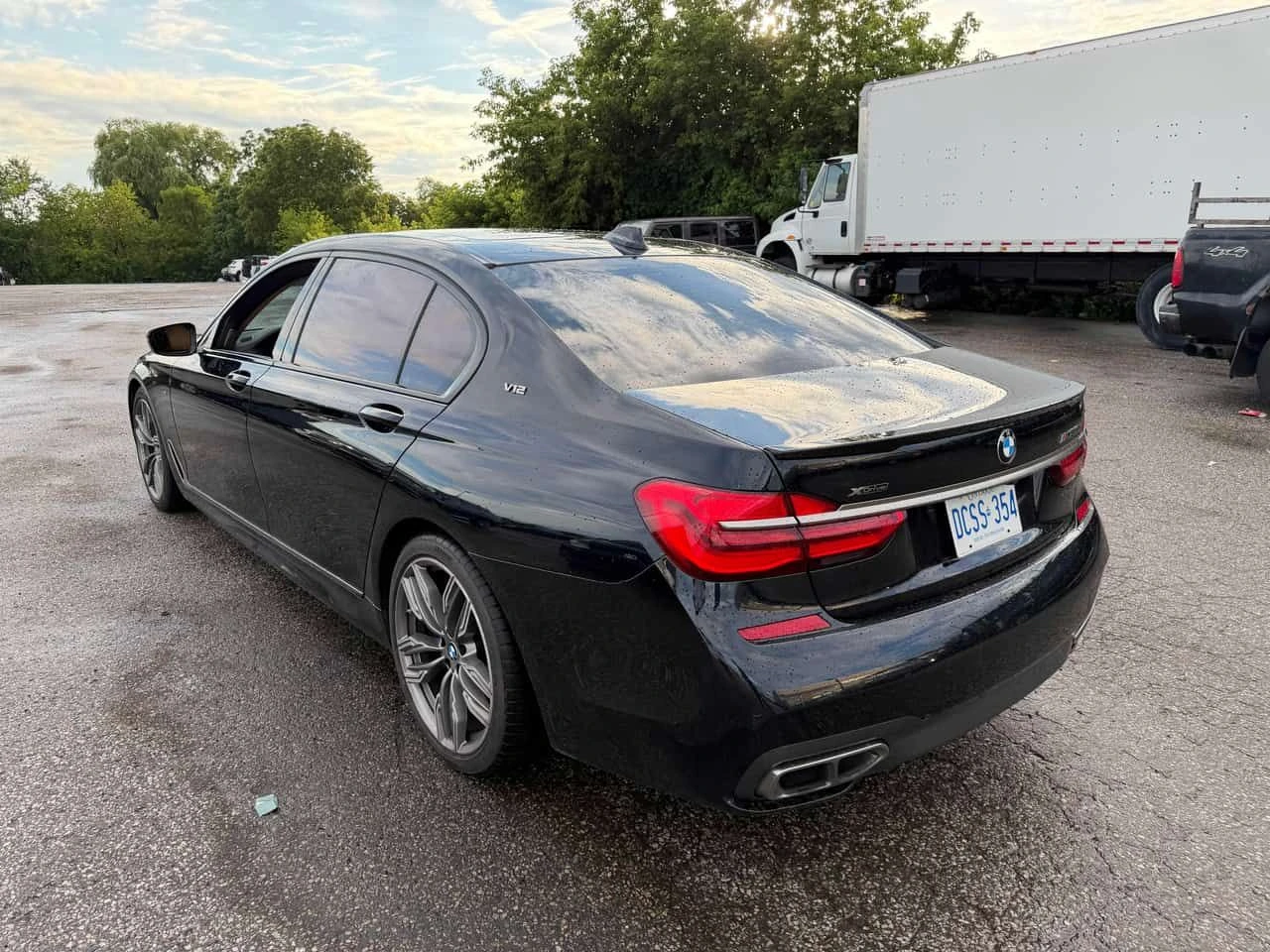 BMW 760 Li xDrive / ВСИЧКИ ЕКСТРИ ЗА МОДЕЛА / АВТОКРЕДИТ , снимка 2 - Автомобили и джипове - 55470783