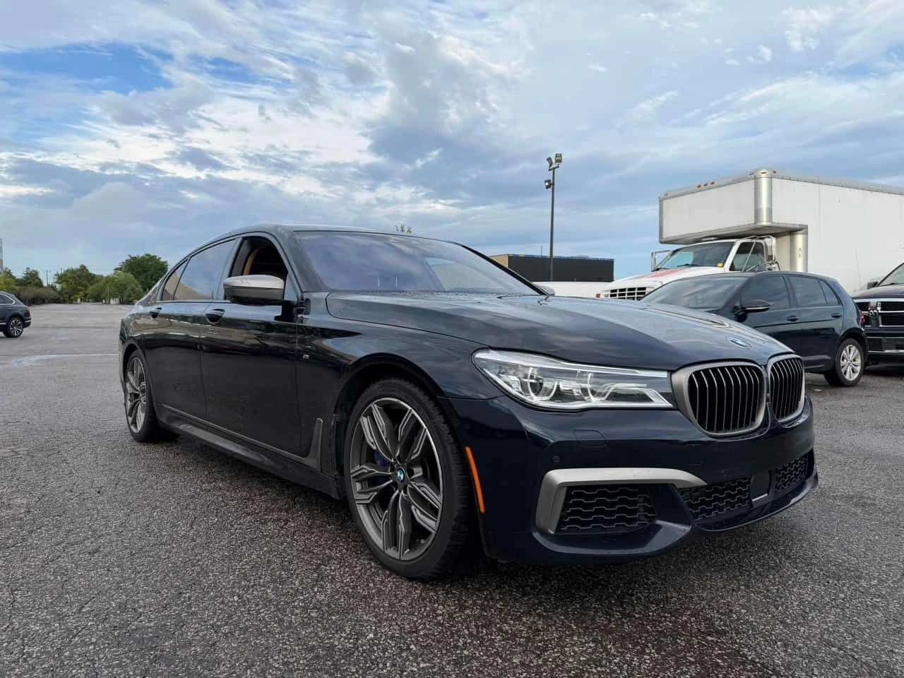 BMW 760 Li xDrive / ВСИЧКИ ЕКСТРИ ЗА МОДЕЛА / АВТОКРЕДИТ , снимка 3 - Автомобили и джипове - 55470783