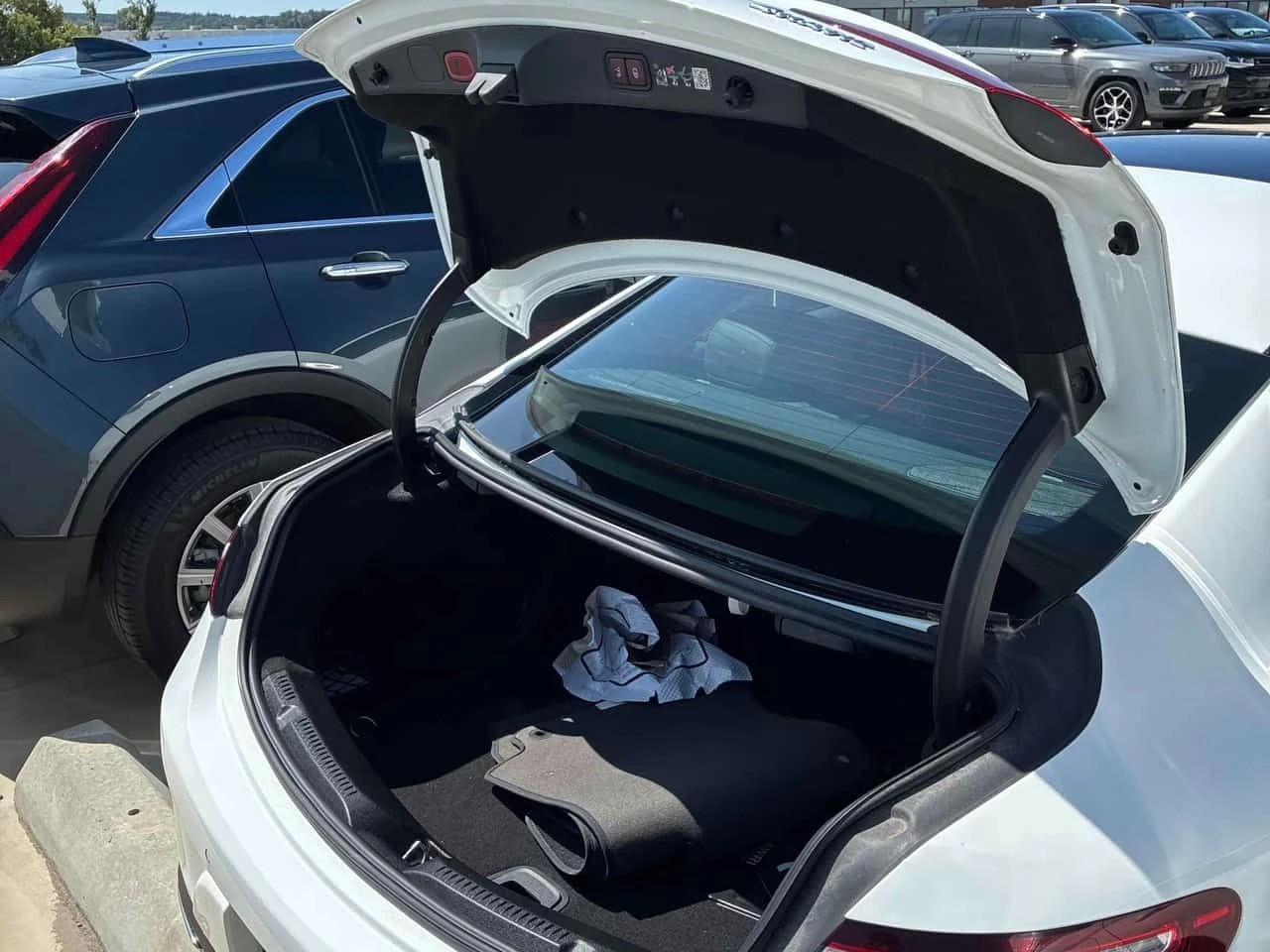Mercedes-Benz E 450 * DISTRONIC* BURMESTER* 360* , снимка 12 - Автомобили и джипове - 55512389