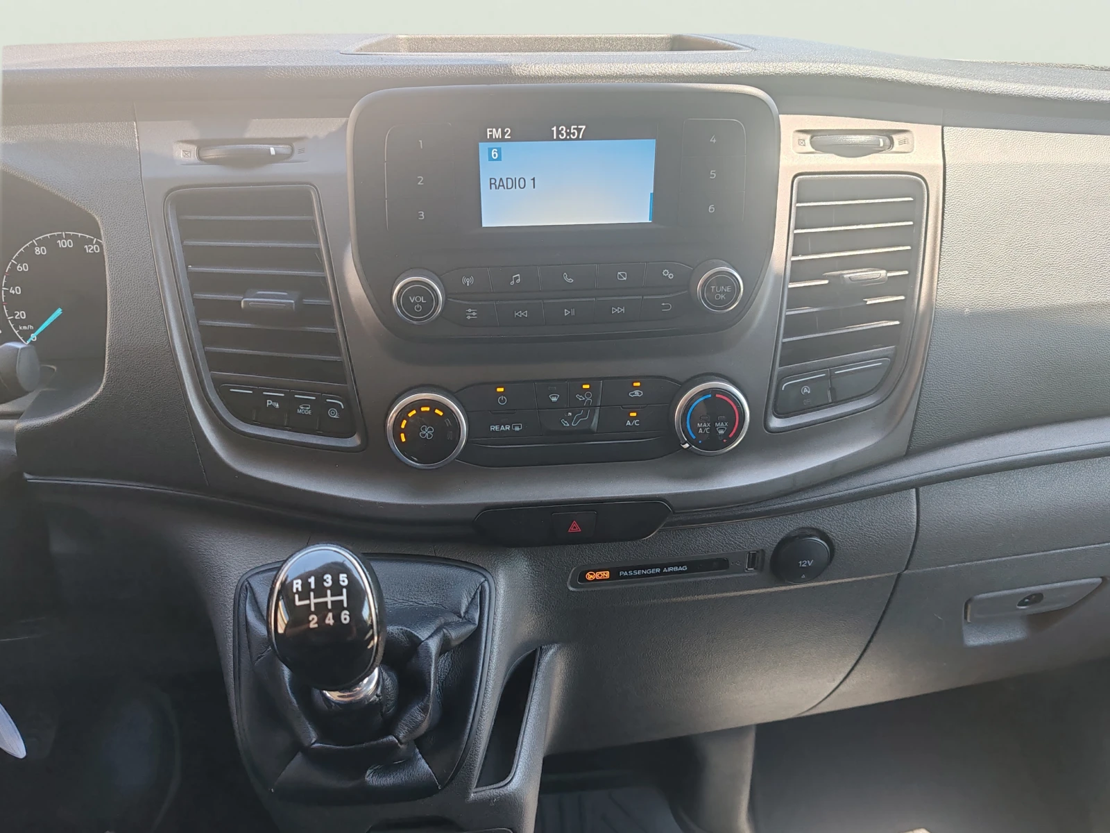 Ford Transit Custom 2.0 EcoBlue, снимка 12 - Автомобили и джипове - 55696174