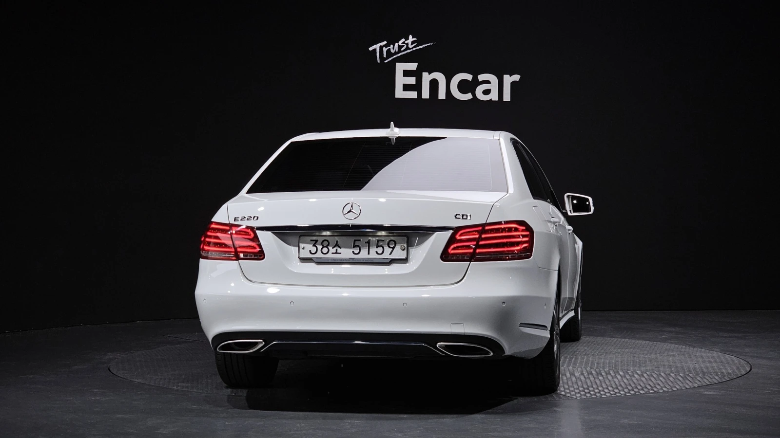 Mercedes-Benz E 220 Avantgarde * ПОДГРЕВИ * ЛЮК * КАМЕРА, снимка 4 - Автомобили и джипове - 55844425