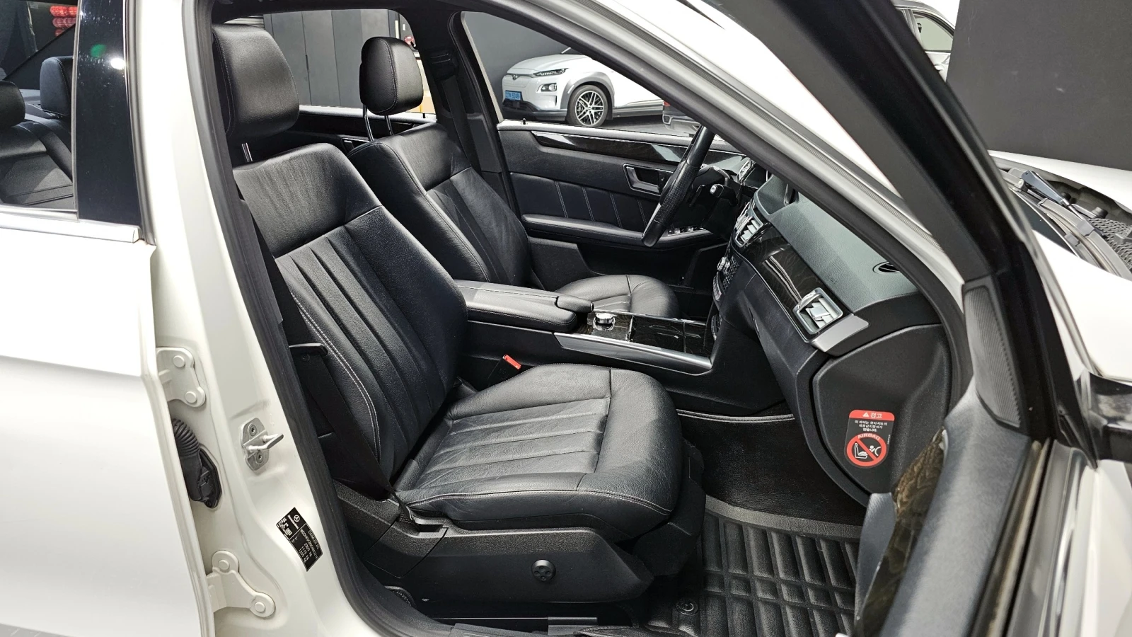 Mercedes-Benz E 220 Avantgarde * ПОДГРЕВИ * ЛЮК * КАМЕРА, снимка 10 - Автомобили и джипове - 55844425