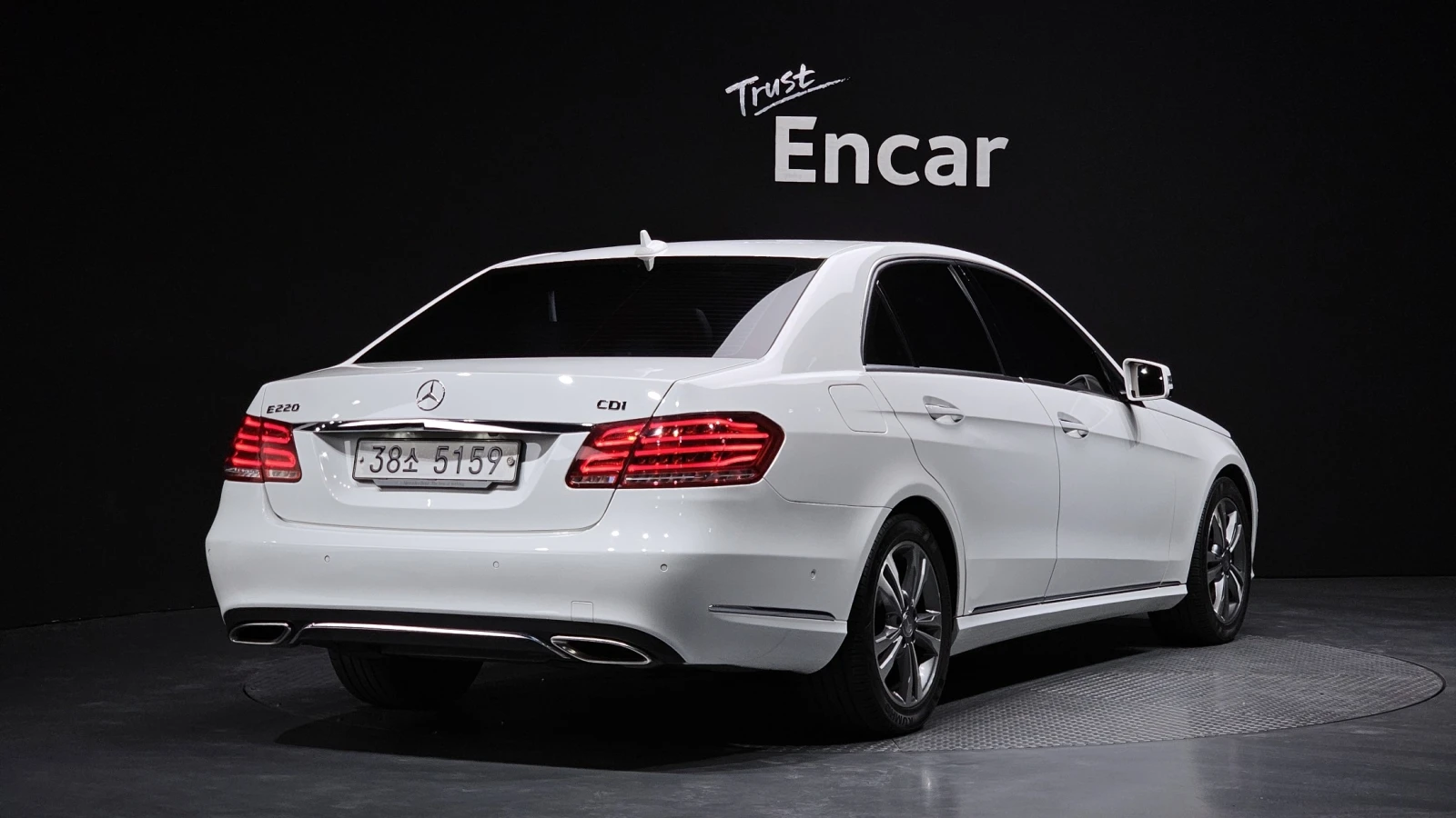 Mercedes-Benz E 220 Avantgarde * ПОДГРЕВИ * ЛЮК * КАМЕРА, снимка 3 - Автомобили и джипове - 55844425