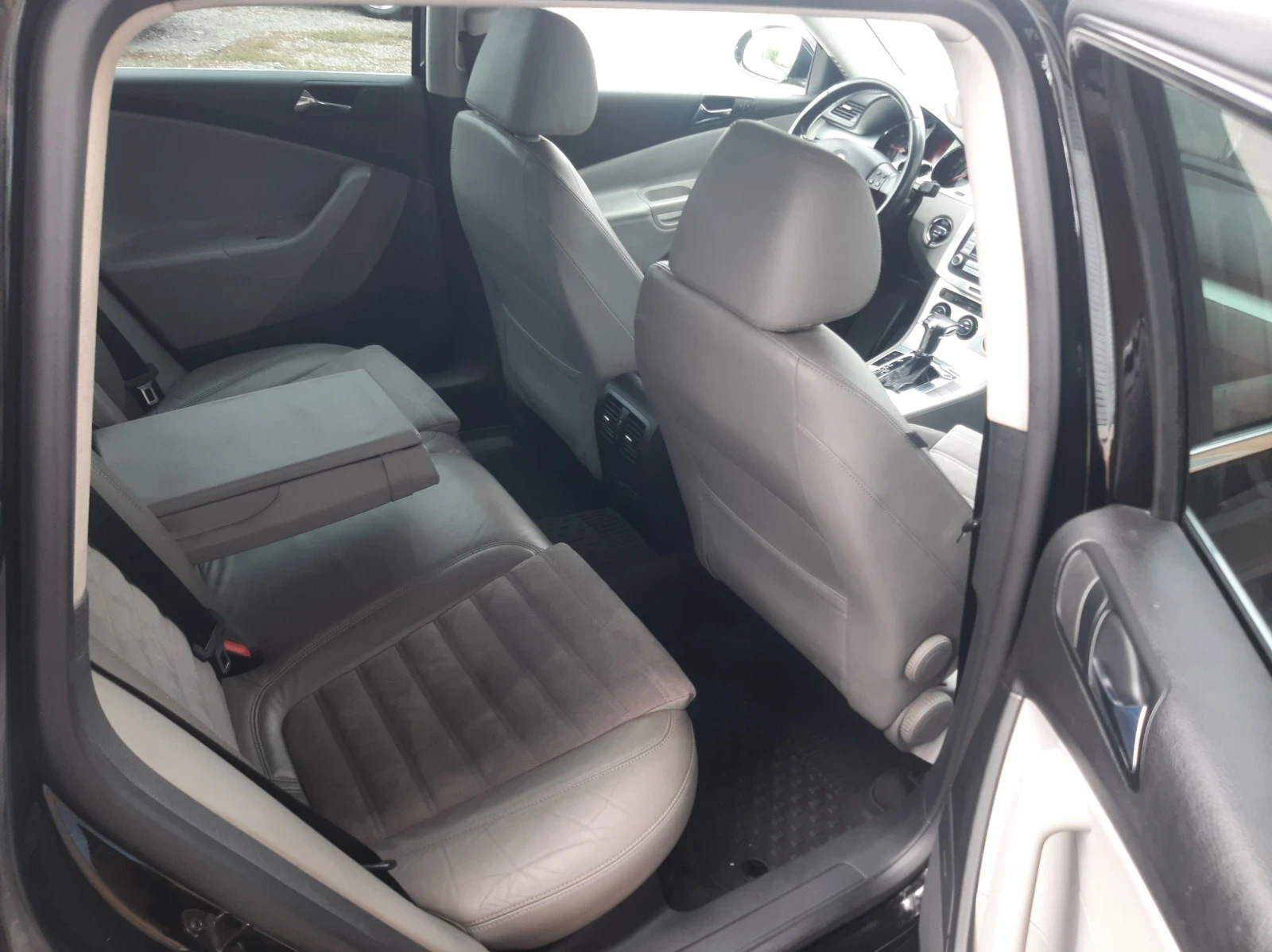VW Passat * TDI-HIGH LINE-АВТОМАТИК-КОЖА+ ПОДГРЕВ * ОБСЛУЖЕН, снимка 11 - Автомобили и джипове - 55920057