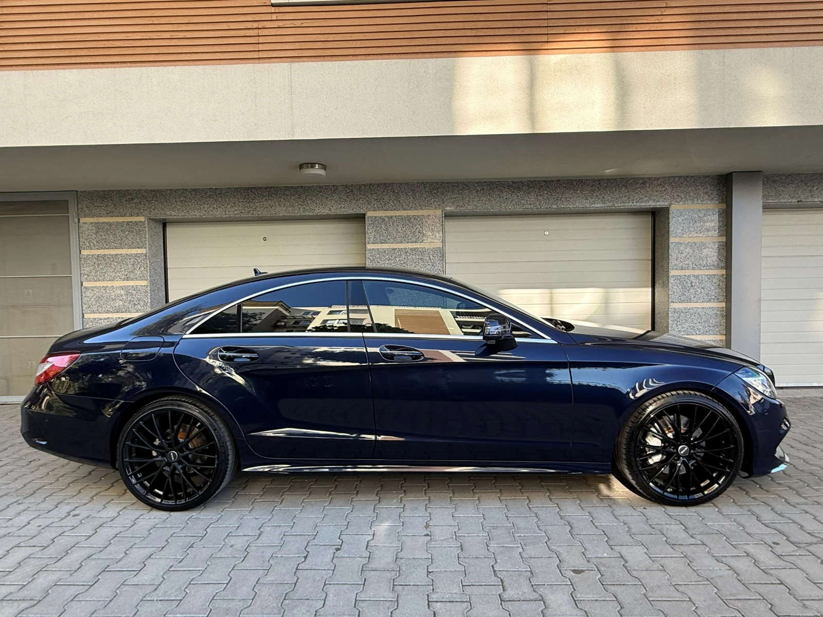 Mercedes-Benz CLS 350 AMG-PAKET-9G-tronic-FACELIFT-3.5CDI-4X4-СЕДАН-TOP, снимка 4 - Автомобили и джипове - 56120543